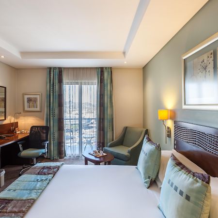 City Lodge Hotel Lynnwood Претория Екстериор снимка