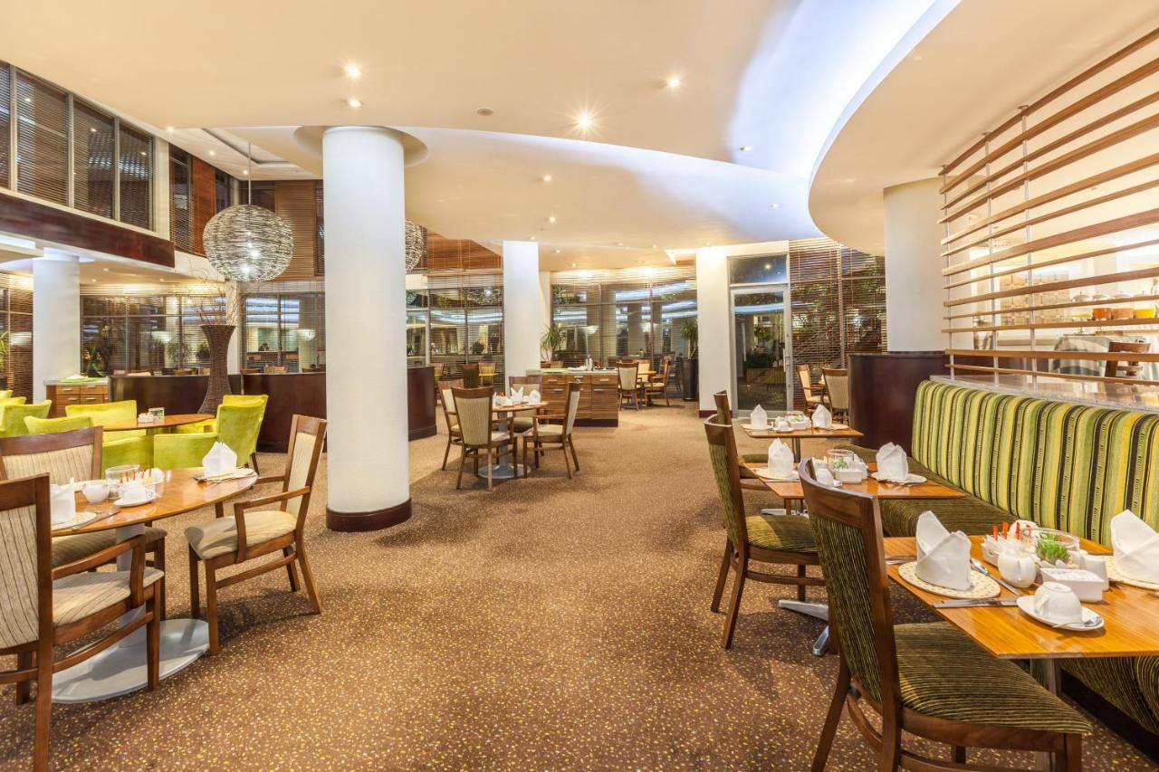 City Lodge Hotel Lynnwood Претория Екстериор снимка