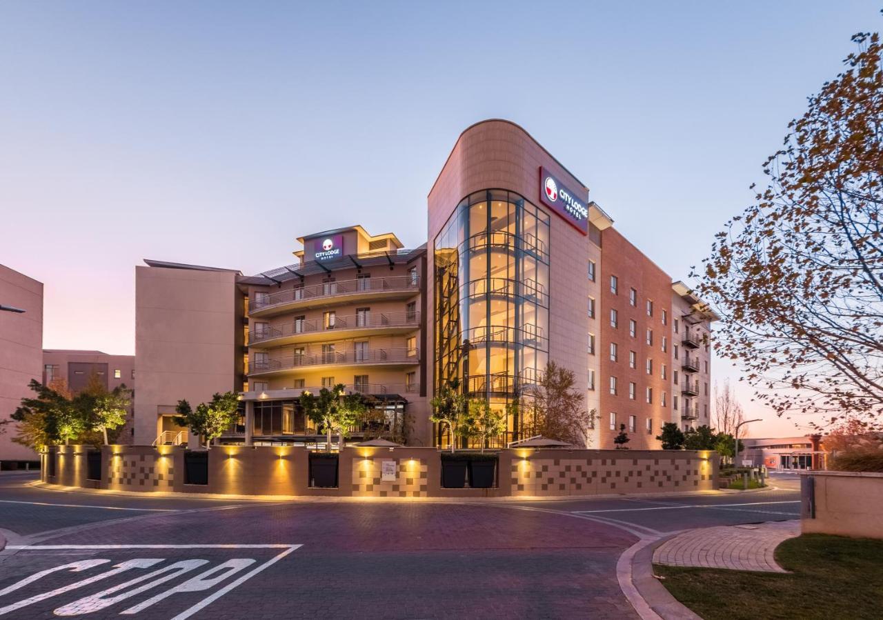 City Lodge Hotel Lynnwood Претория Екстериор снимка