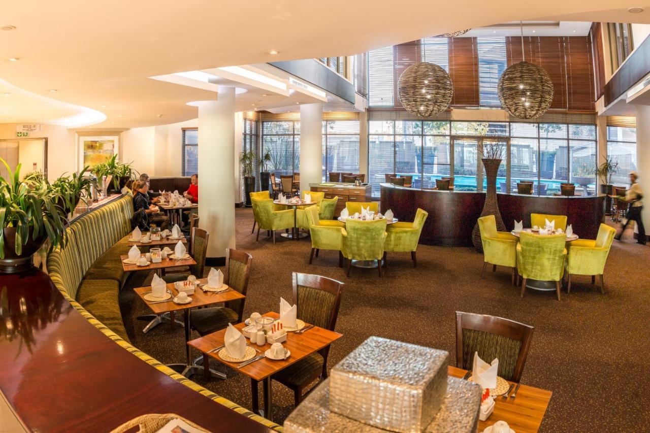 City Lodge Hotel Lynnwood Претория Екстериор снимка