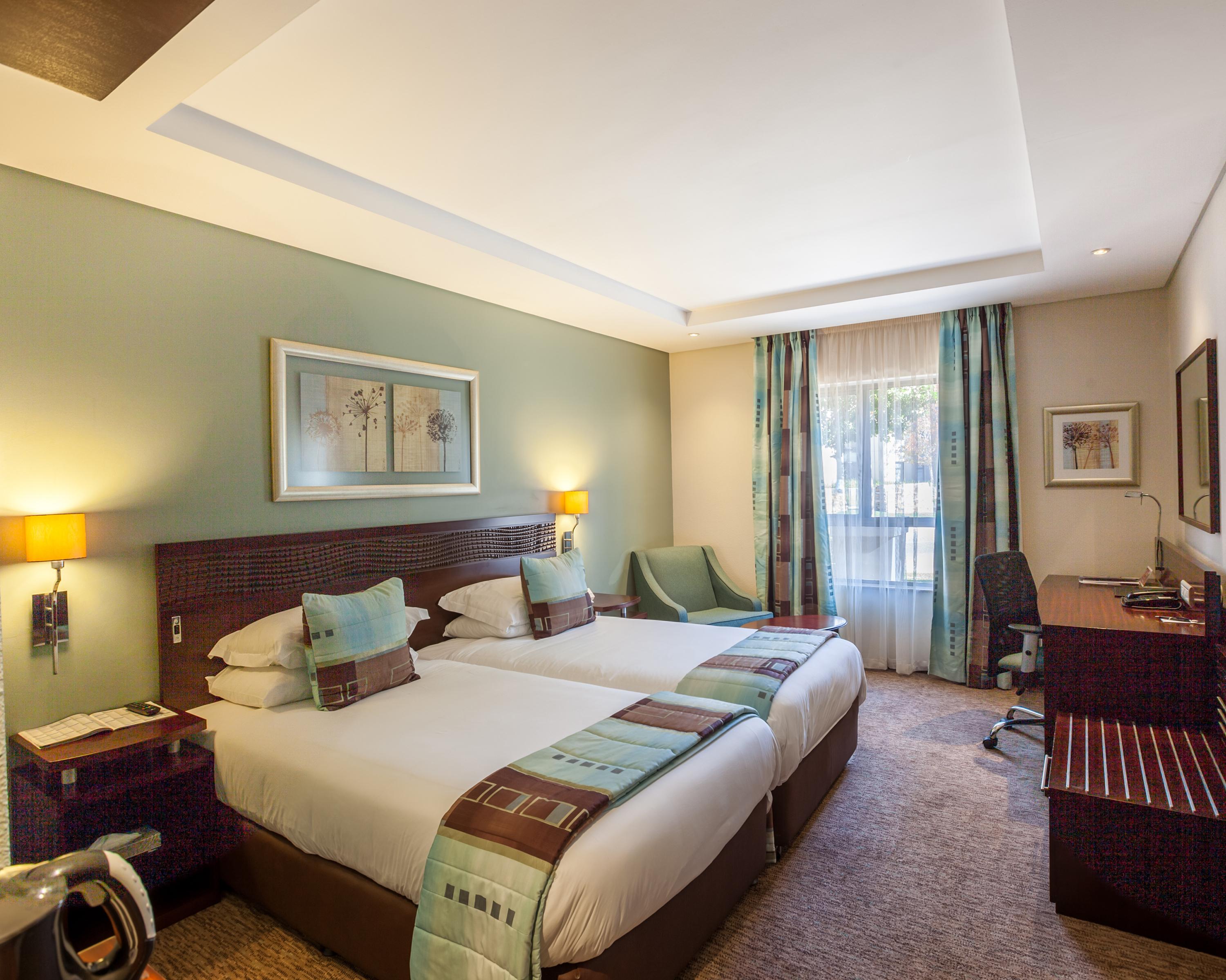City Lodge Hotel Lynnwood Претория Екстериор снимка