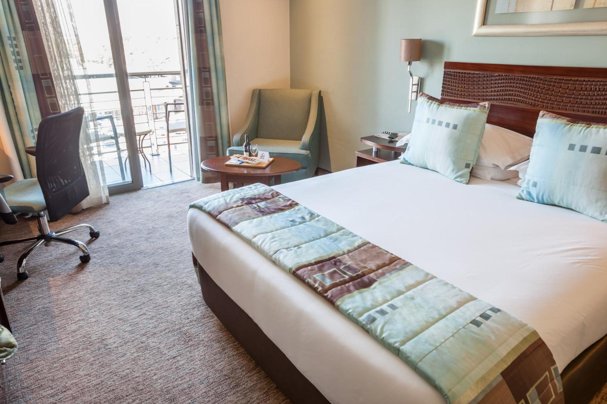 City Lodge Hotel Lynnwood Претория Стая снимка