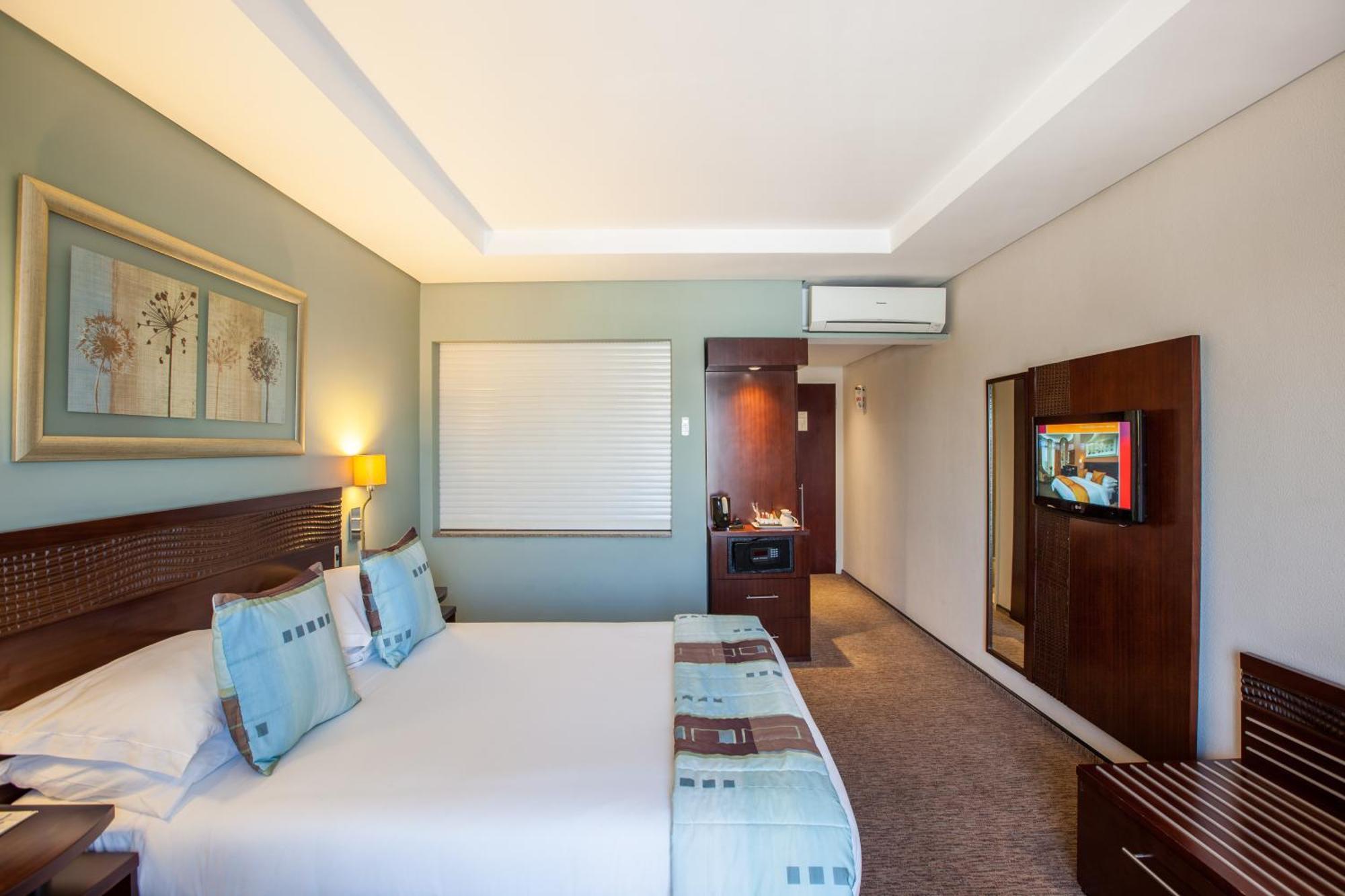 City Lodge Hotel Lynnwood Претория Стая снимка