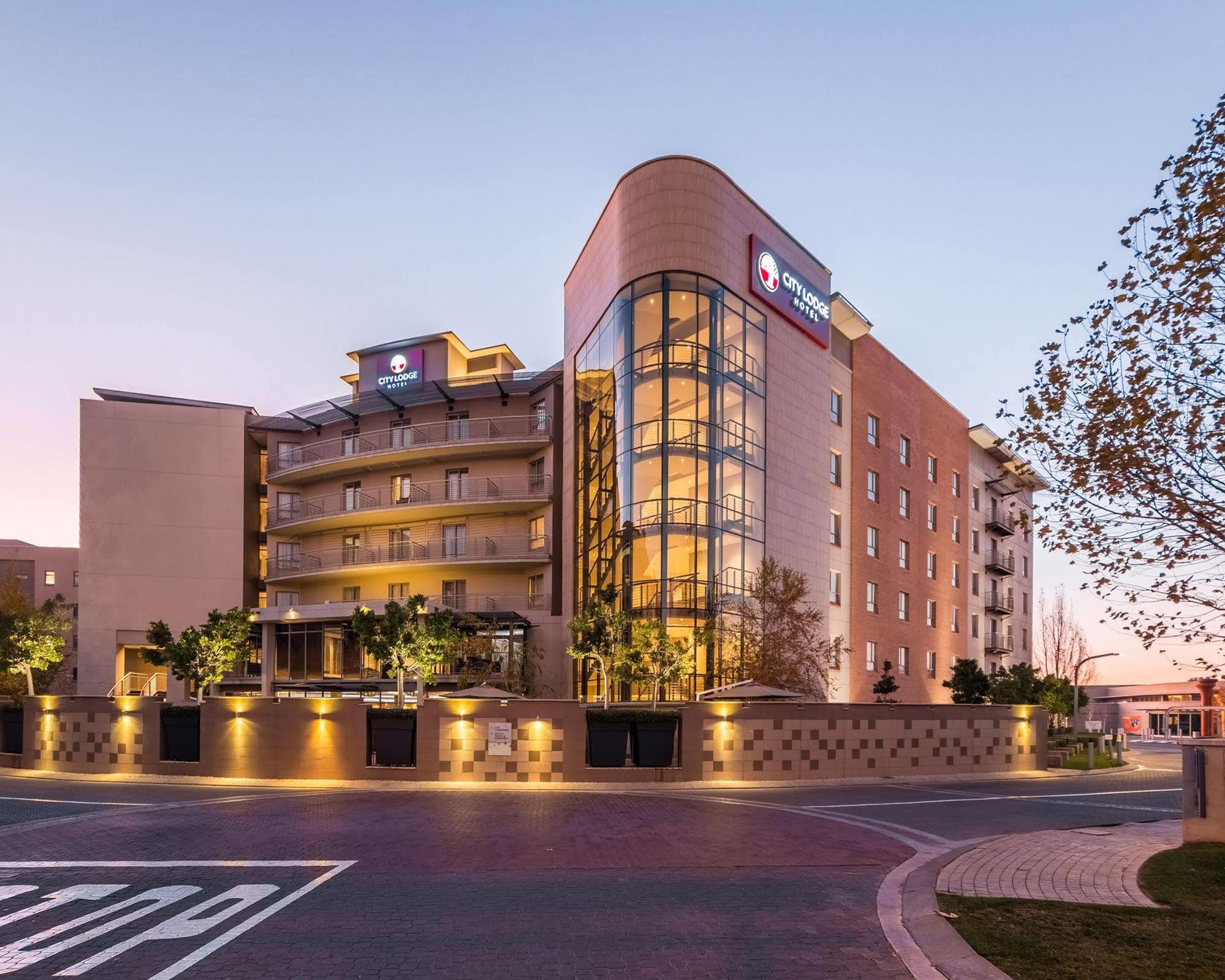 City Lodge Hotel Lynnwood Претория Екстериор снимка
