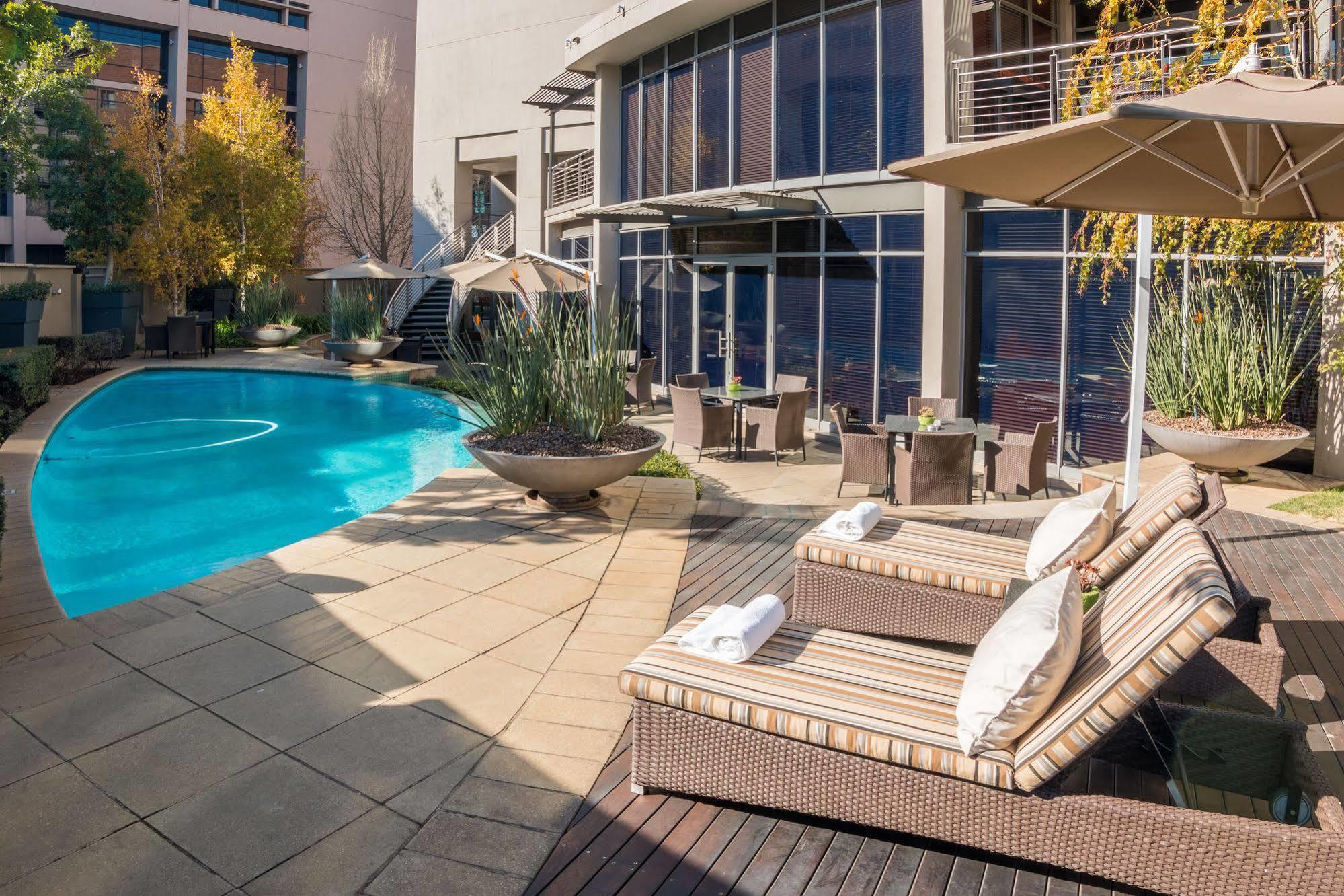 City Lodge Hotel Lynnwood Претория Екстериор снимка
